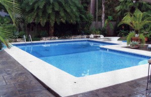 L shaped vinyl swimming pool