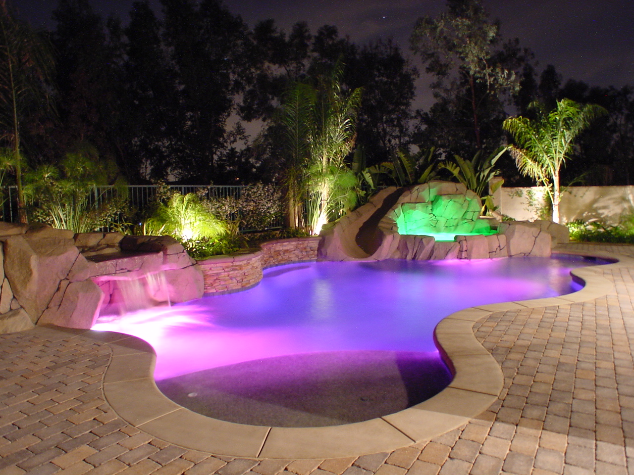 Pool-Designs-With-Waterfalls-micq